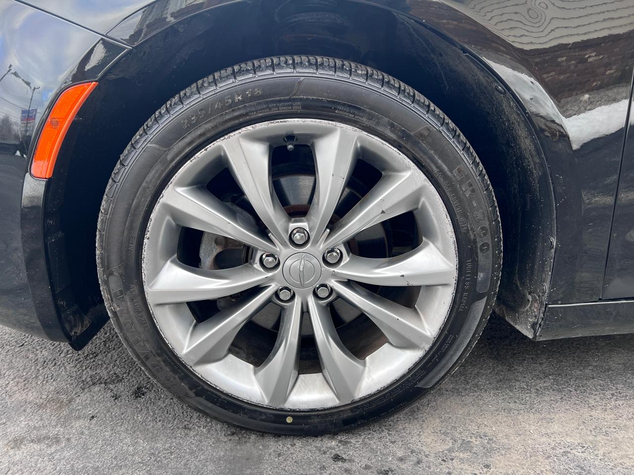 Chrysler 200 4dr Sdn S FWD 2015