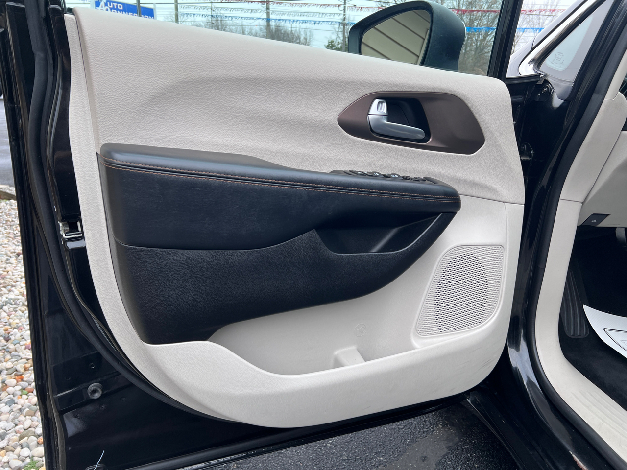 Chrysler Pacifica Touring FWD 2017