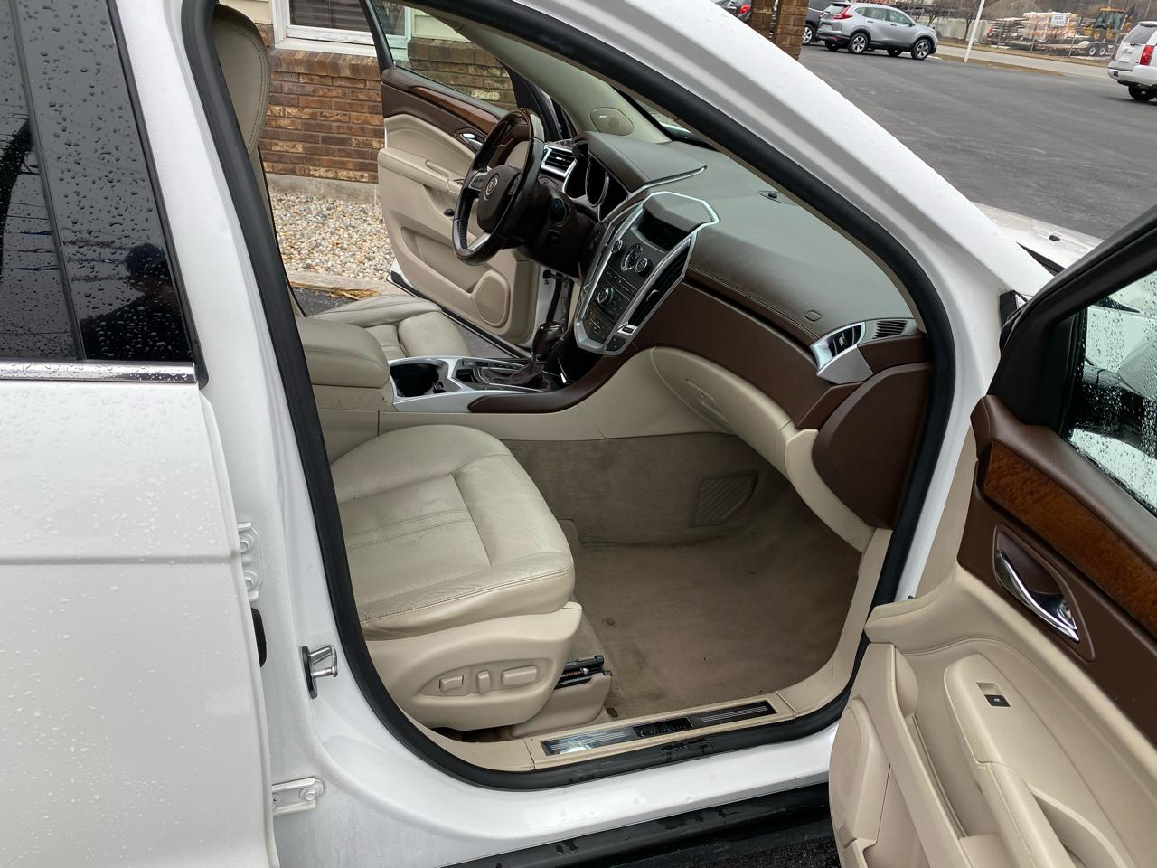 Cadillac SRX FWD 4dr Performance Collection 2011