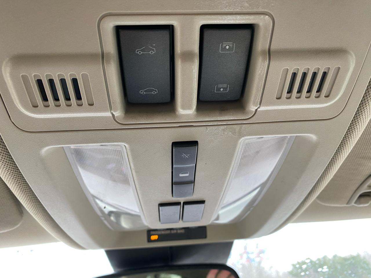 Cadillac SRX FWD 4dr Performance Collection 2011