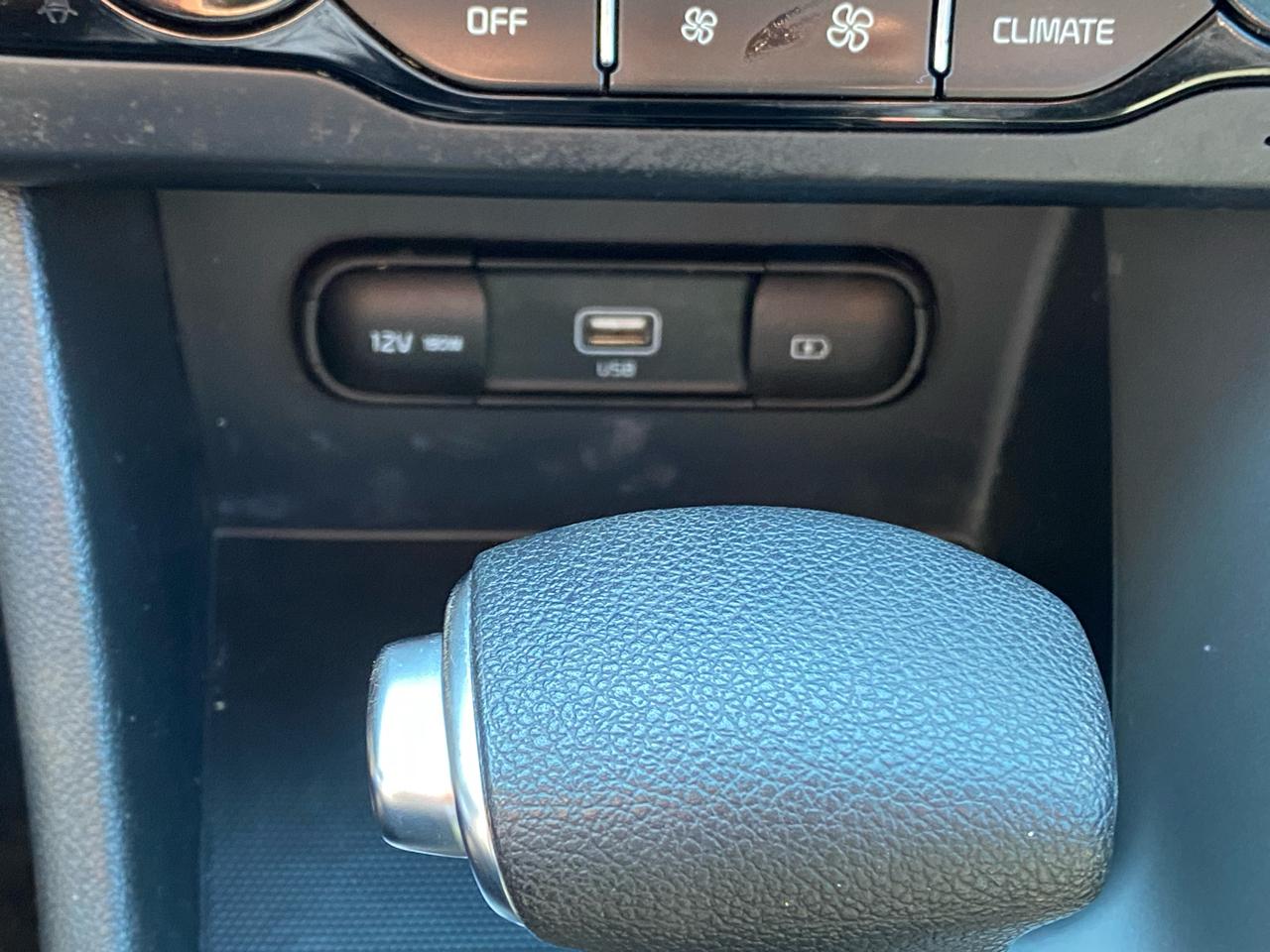 Kia Niro LX FWD 2020