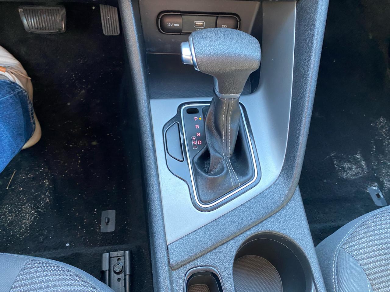 Kia Niro LX FWD 2020