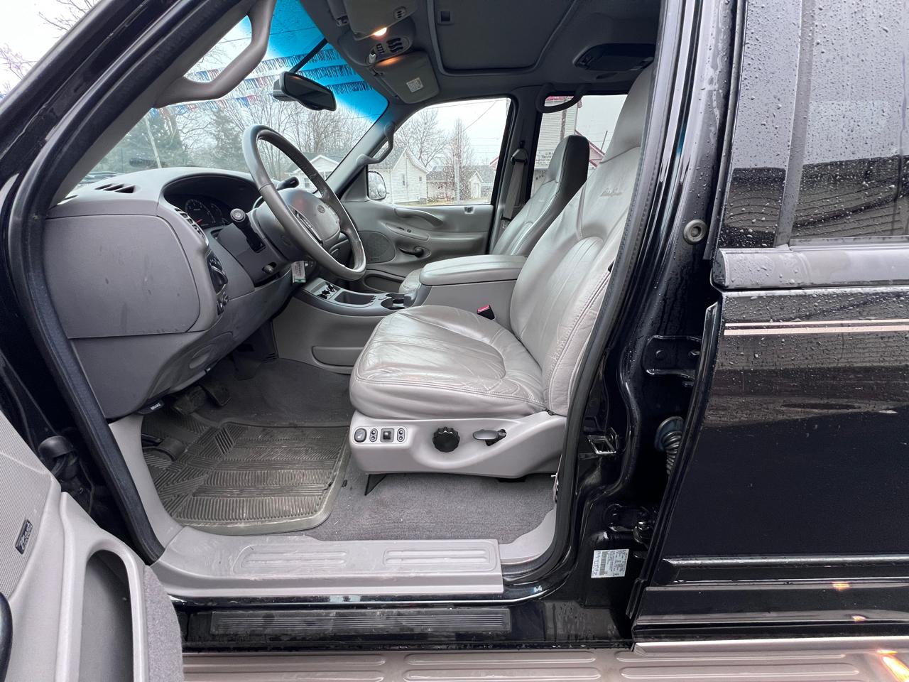 Ford Expedition 119" WB Eddie Bauer 4WD 2001