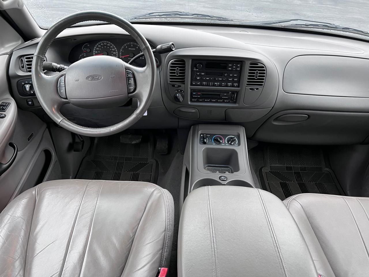 Ford Expedition 119" WB Eddie Bauer 4WD 2001