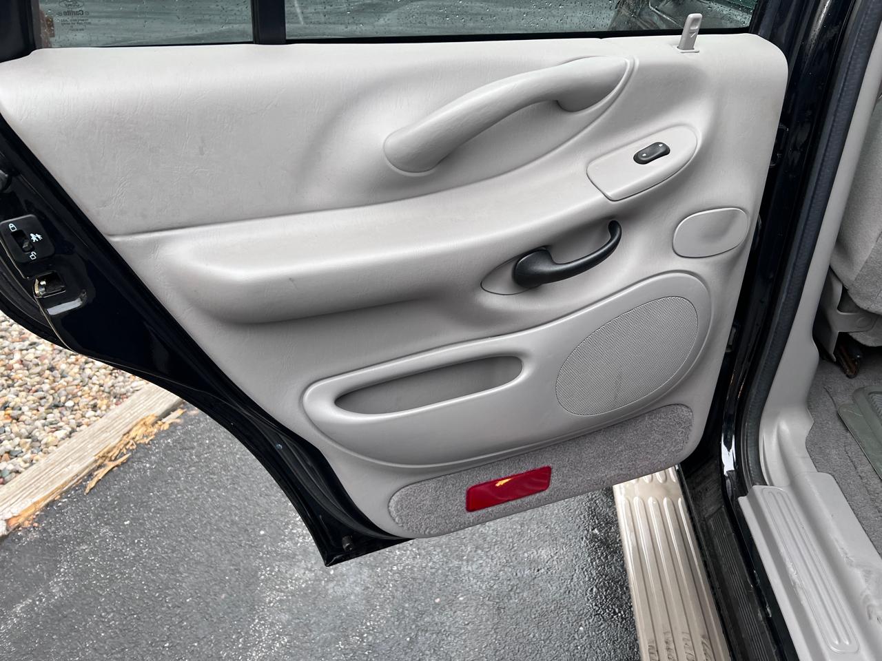 Ford Expedition 119" WB Eddie Bauer 4WD 2001