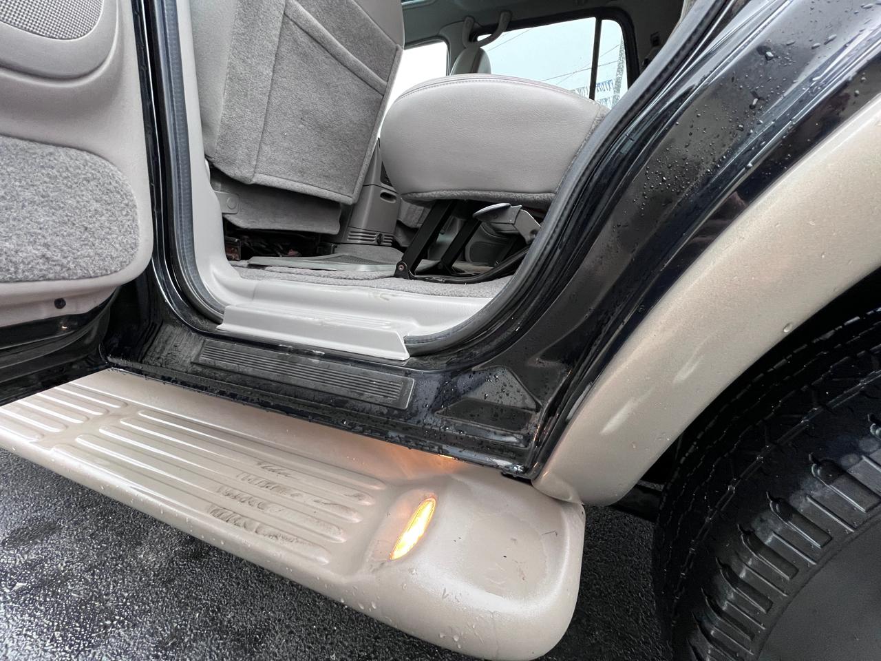 Ford Expedition 119" WB Eddie Bauer 4WD 2001