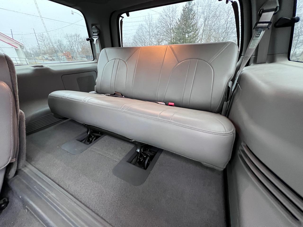 Ford Expedition 119" WB Eddie Bauer 4WD 2001