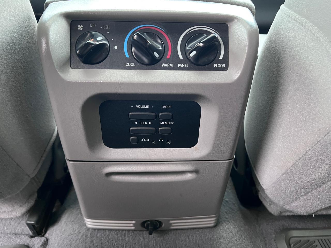 Ford Expedition 119" WB Eddie Bauer 4WD 2001