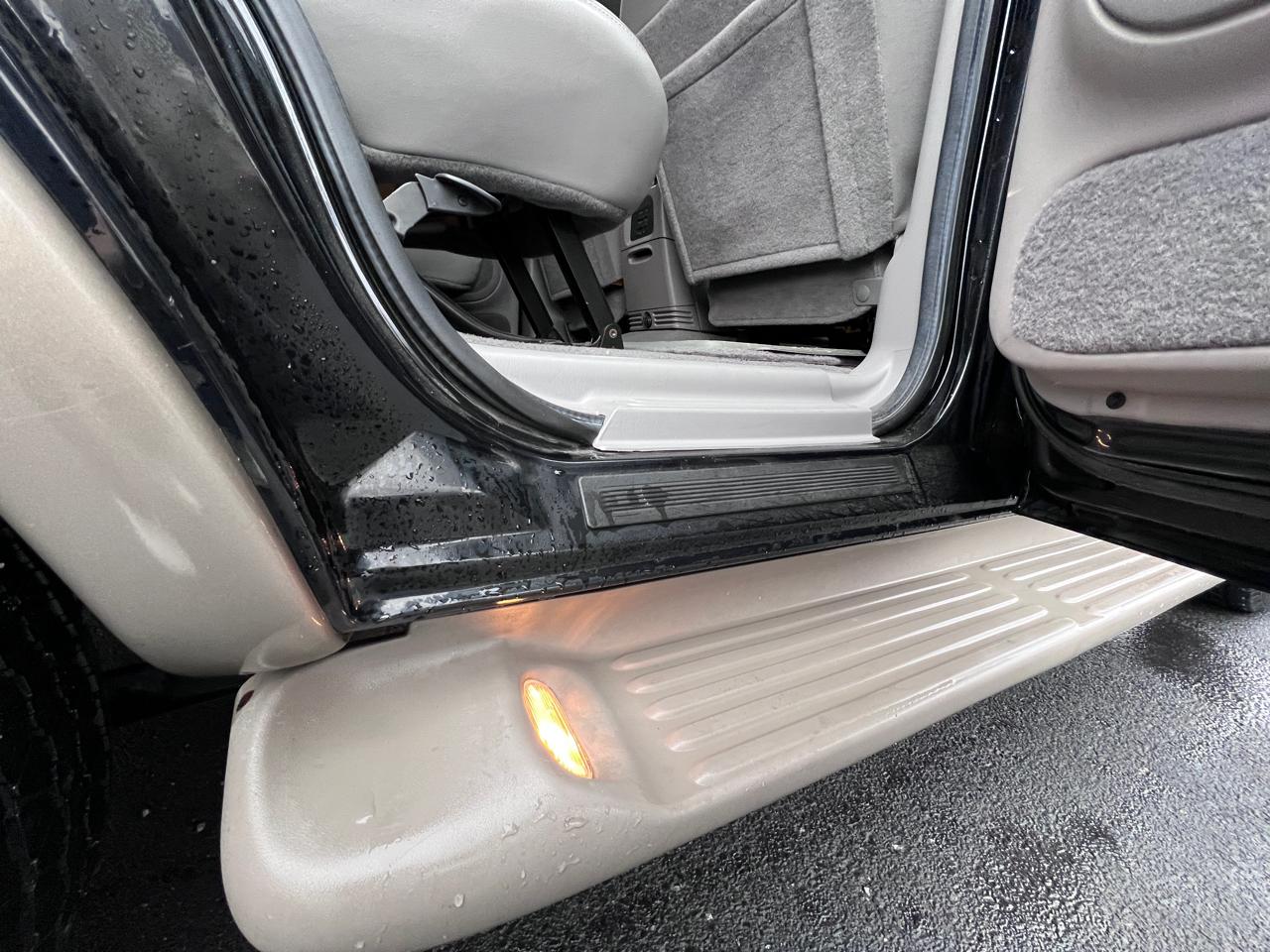 Ford Expedition 119" WB Eddie Bauer 4WD 2001