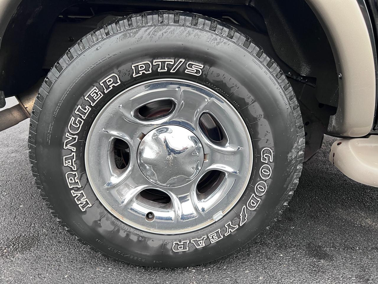 Ford Expedition 119" WB Eddie Bauer 4WD 2001