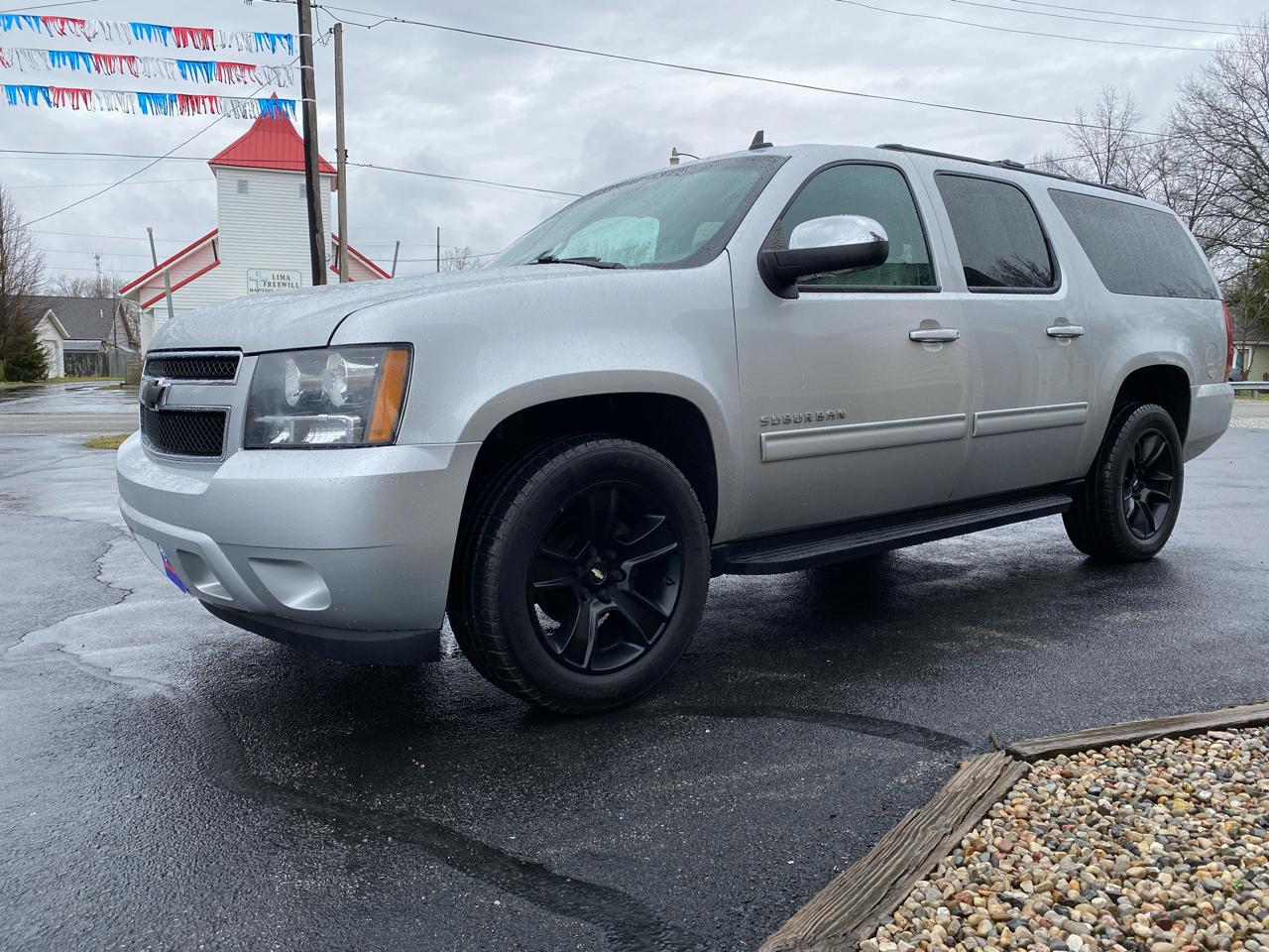 Chevrolet Suburban 4WD 4dr 1500 LT 2012
