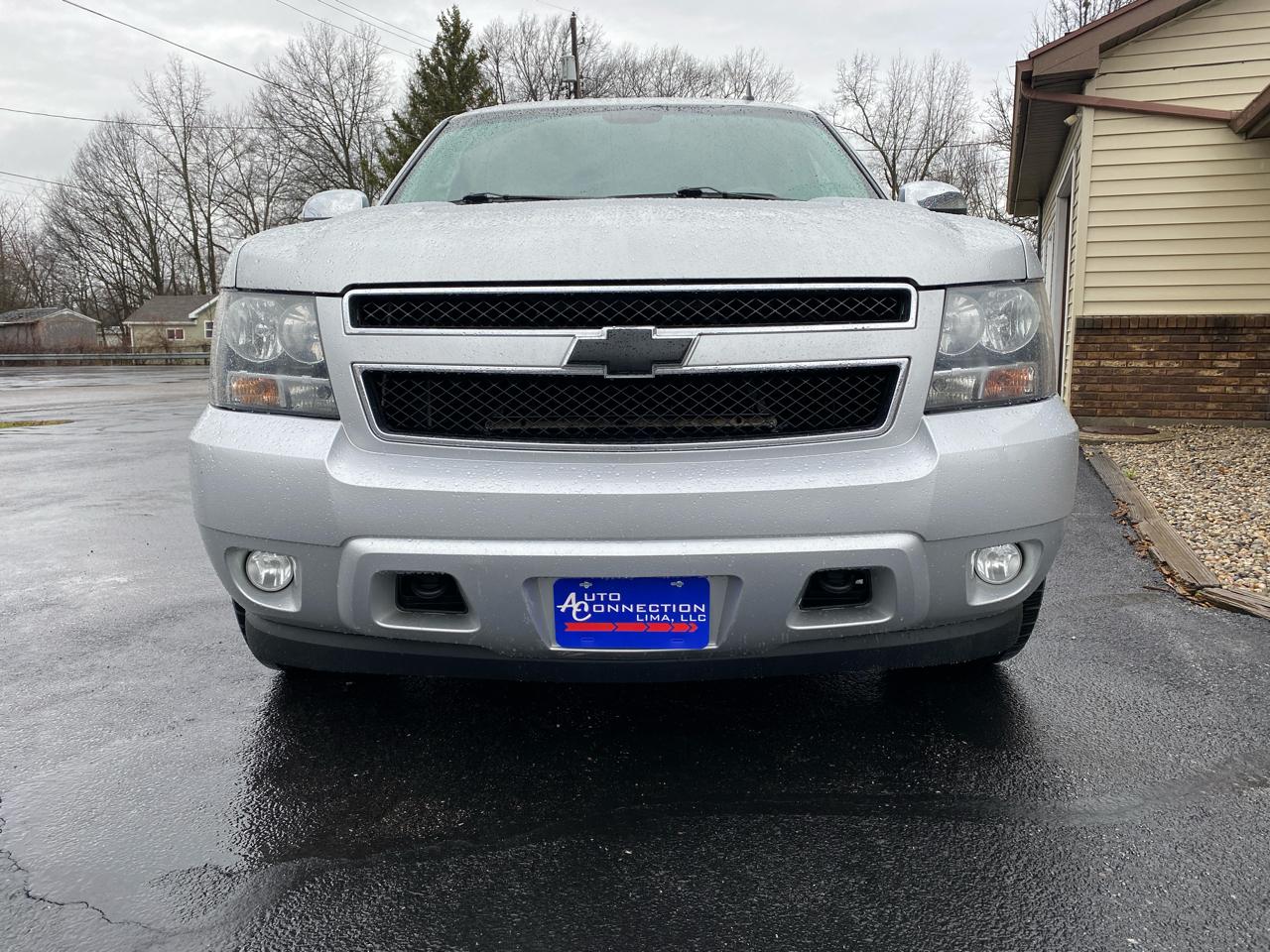 Chevrolet Suburban 4WD 4dr 1500 LT 2012