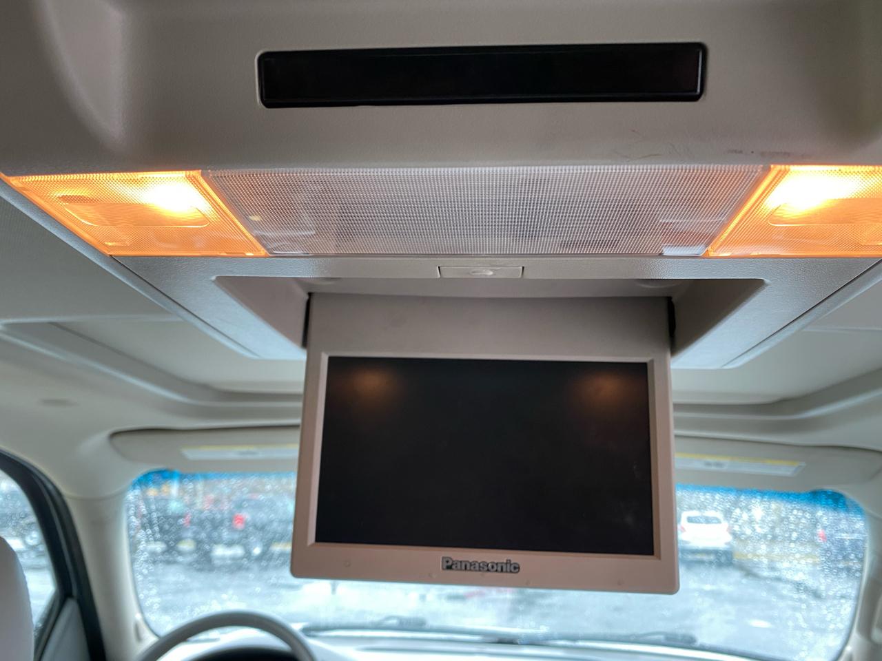 Chevrolet Suburban 4WD 4dr 1500 LT 2012