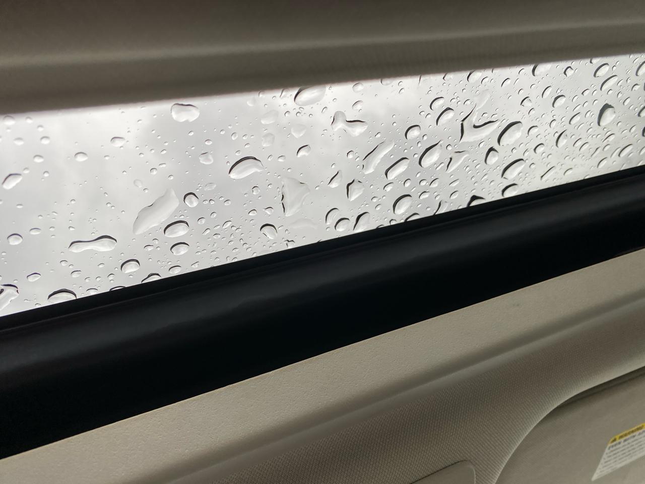 Chevrolet Suburban 4WD 4dr 1500 LT 2012