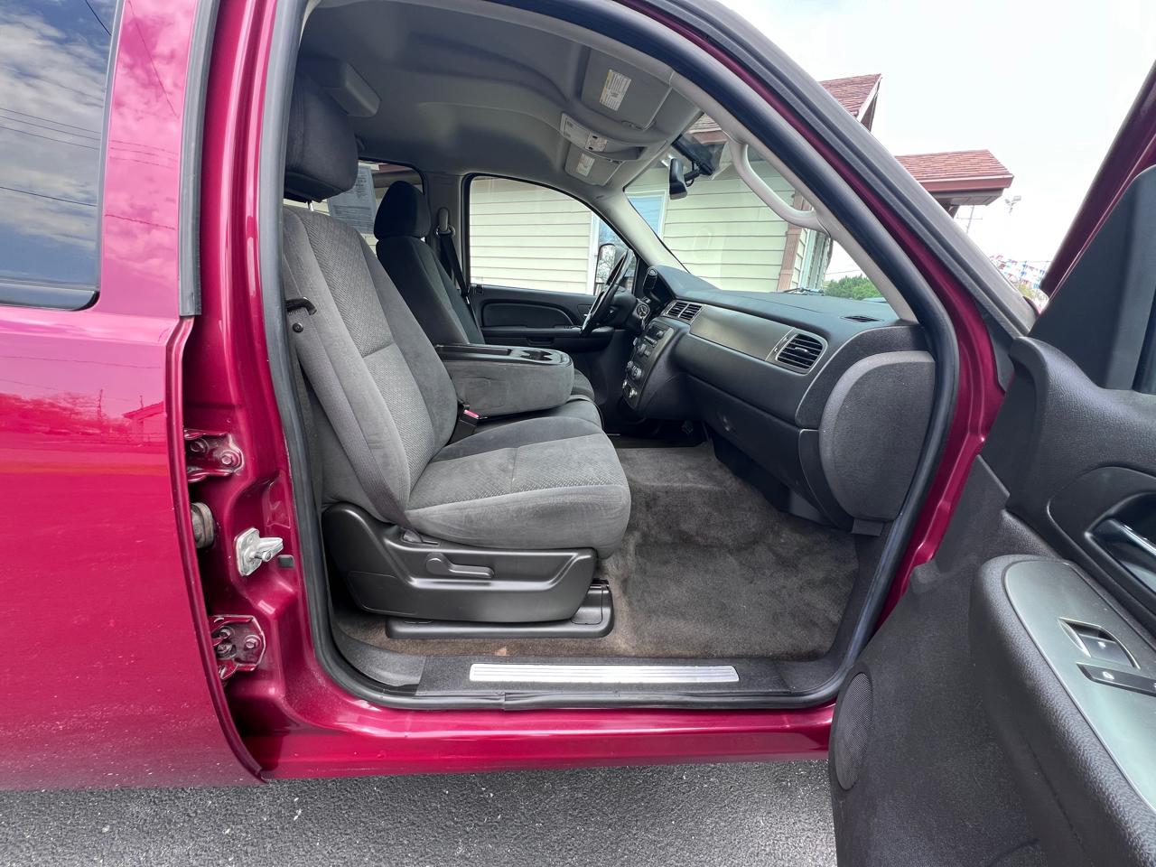 Chevrolet Suburban 4WD 4dr 2500 LS 2007