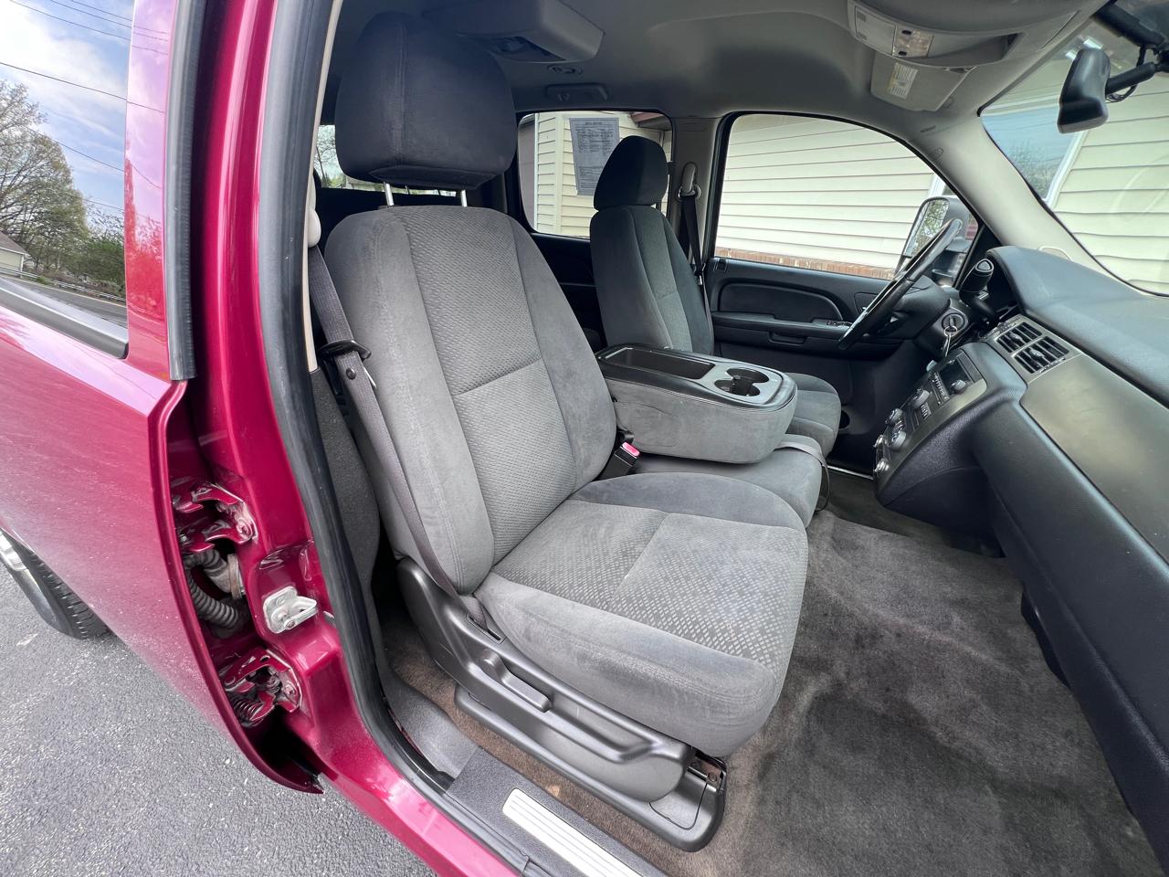 Chevrolet Suburban 4WD 4dr 2500 LS 2007