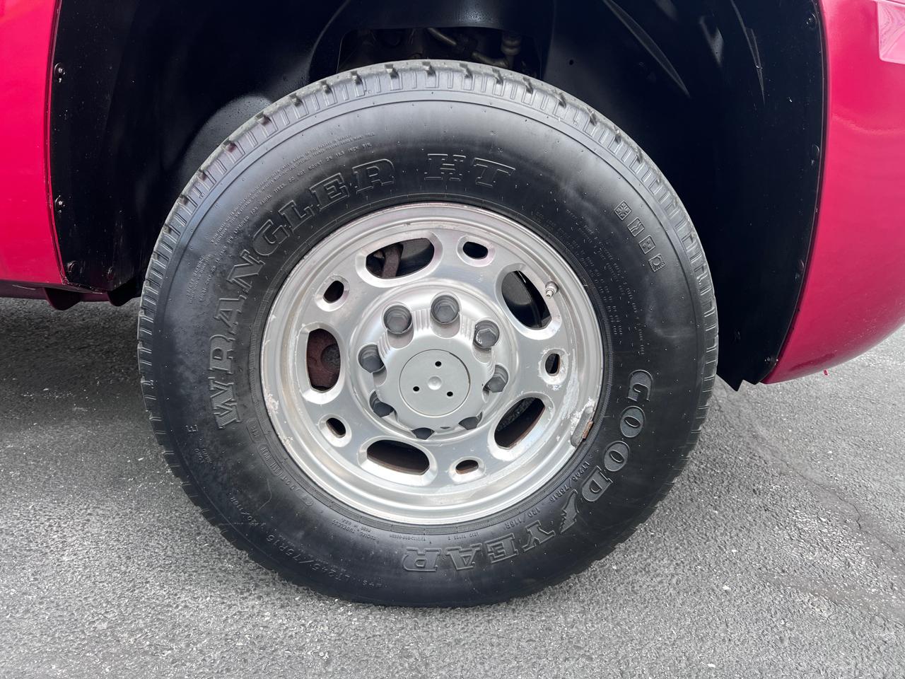 Chevrolet Suburban 4WD 4dr 2500 LS 2007