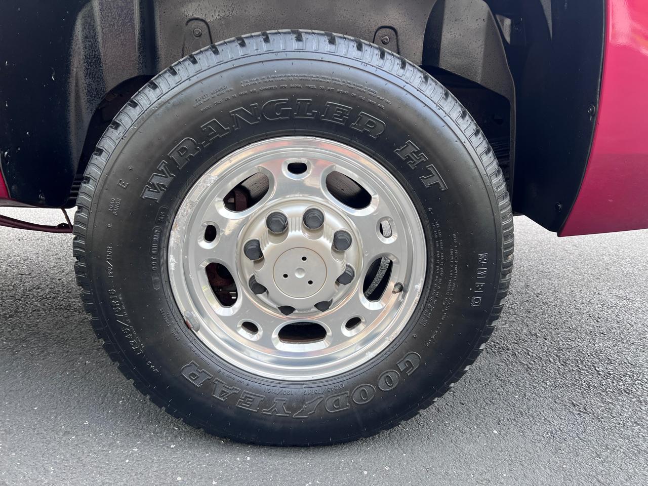 Chevrolet Suburban 4WD 4dr 2500 LS 2007