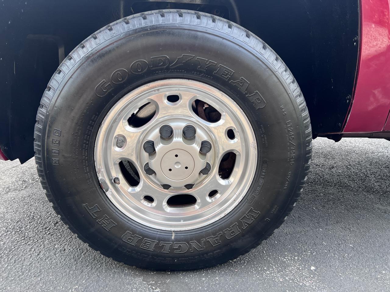 Chevrolet Suburban 4WD 4dr 2500 LS 2007