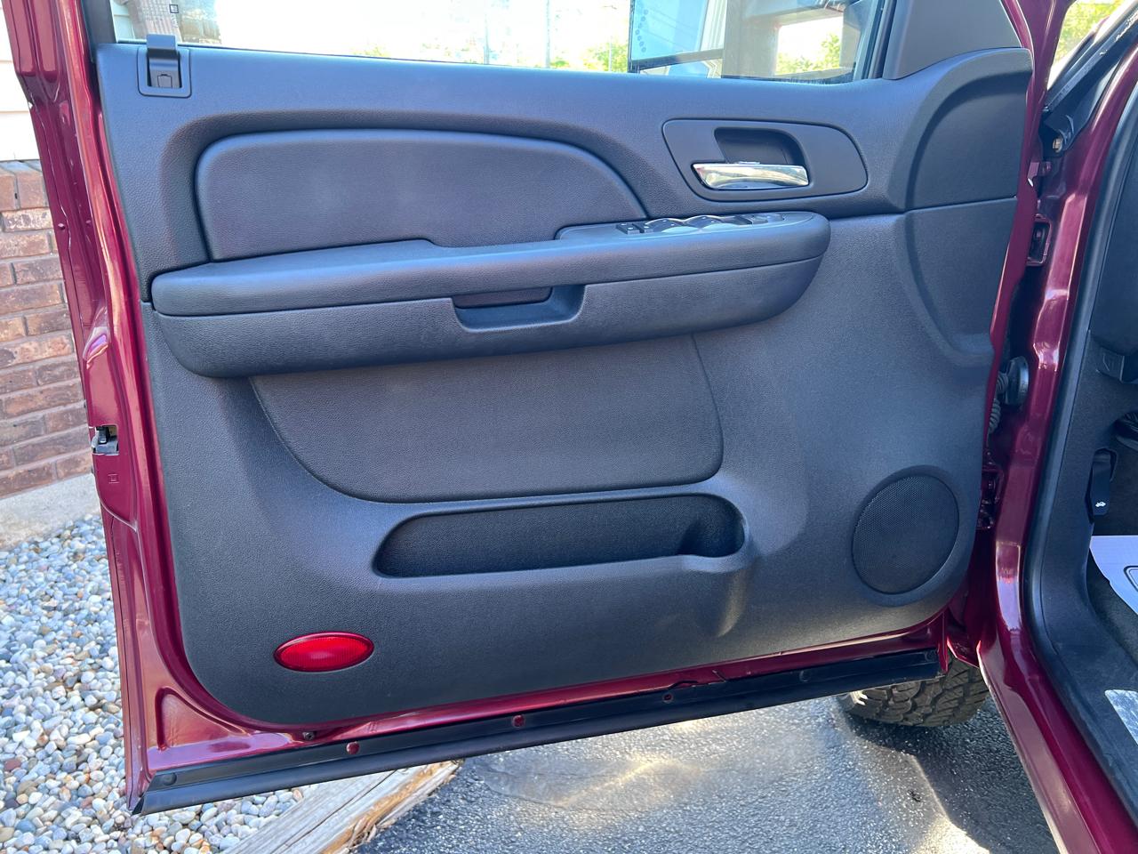 Chevrolet Suburban 4WD 4dr 2500 LS 2007