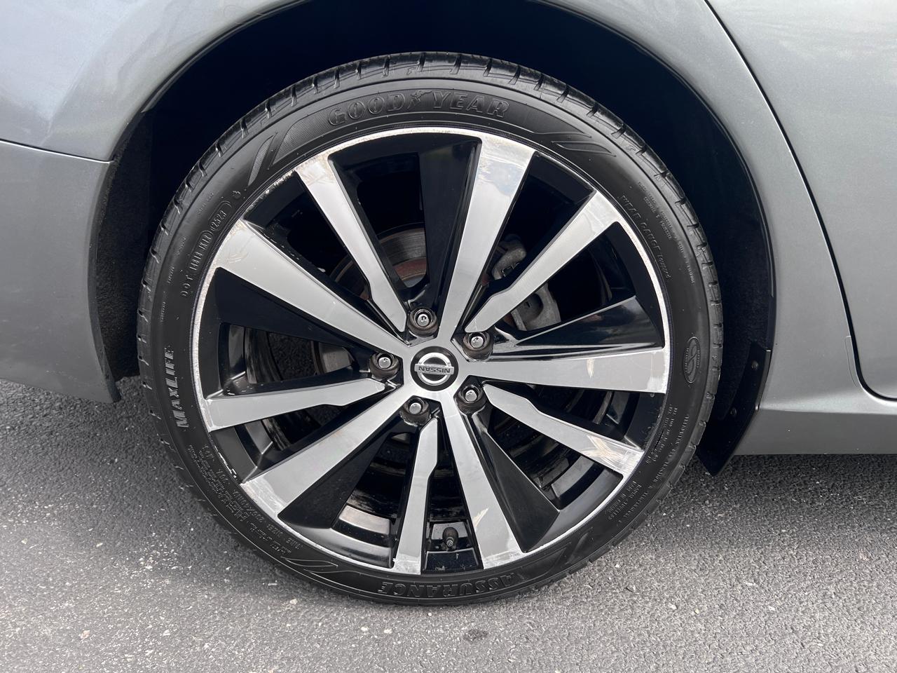 Nissan Altima 2.5 SR Sedan 2019