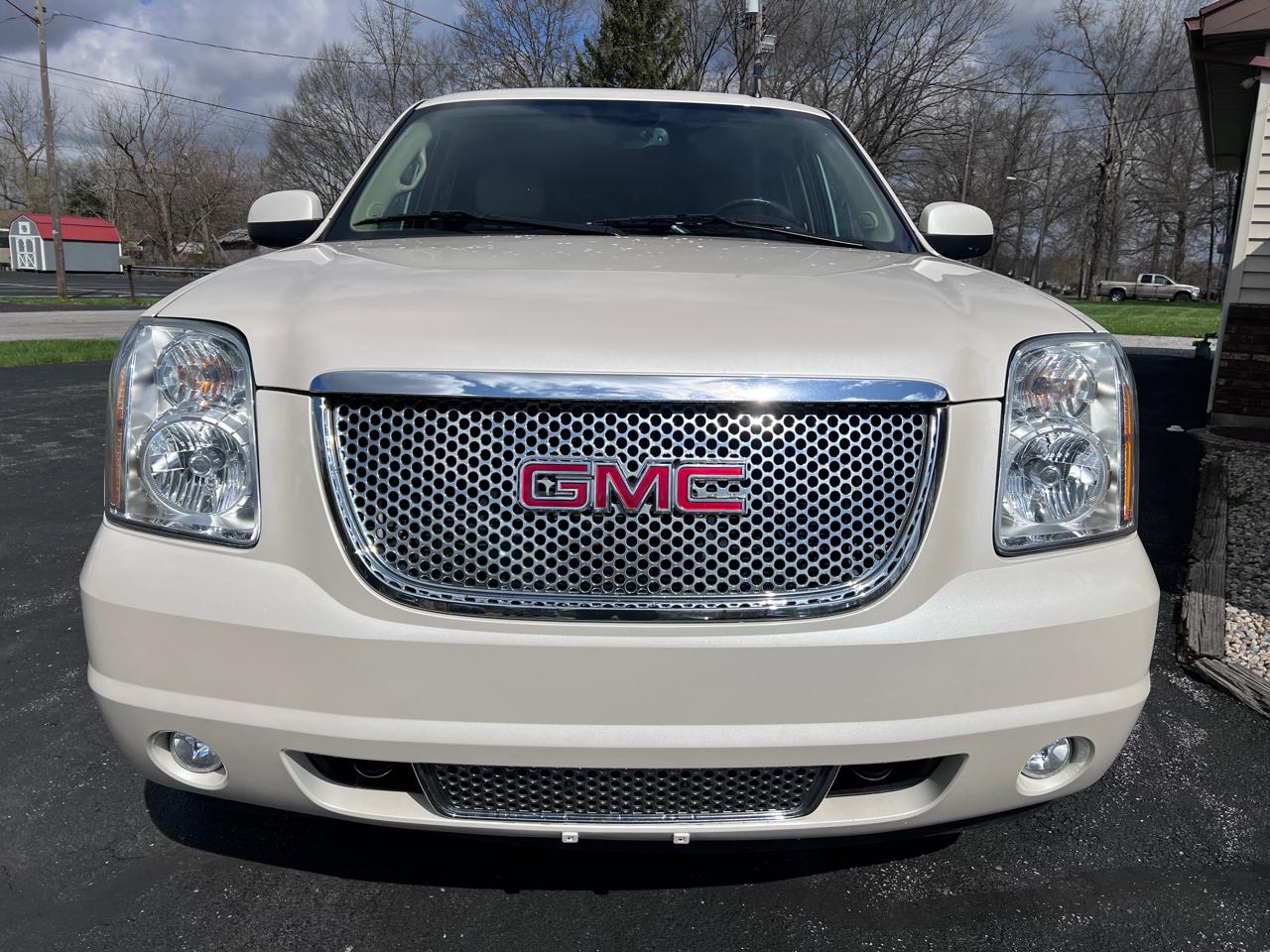 GMC Yukon AWD 4dr Denali 2014