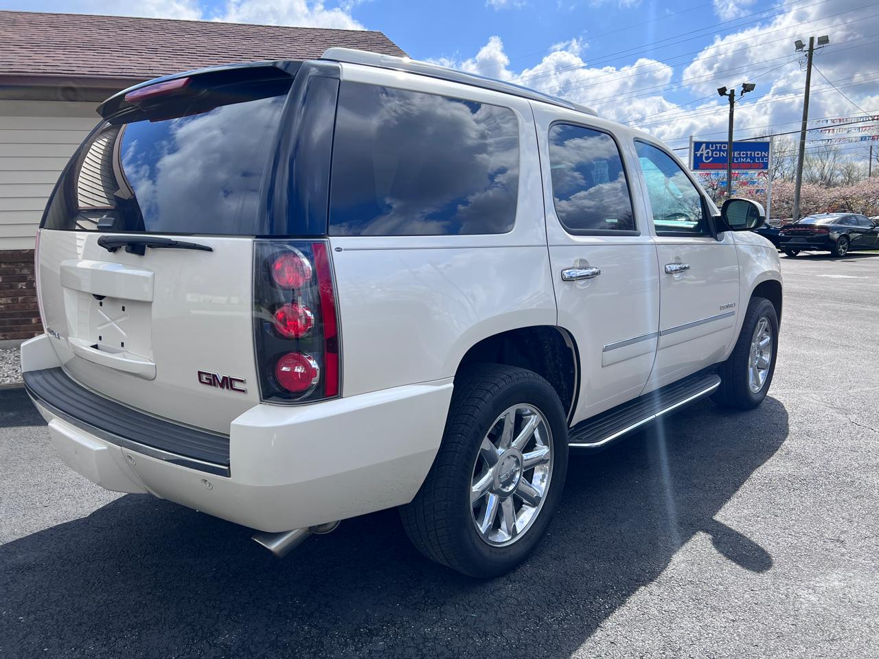 GMC Yukon AWD 4dr Denali 2014
