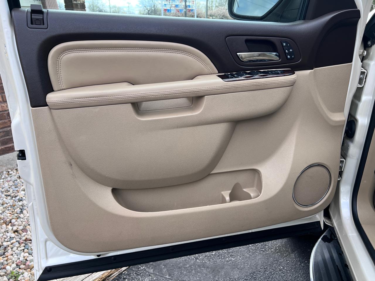 GMC Yukon AWD 4dr Denali 2014