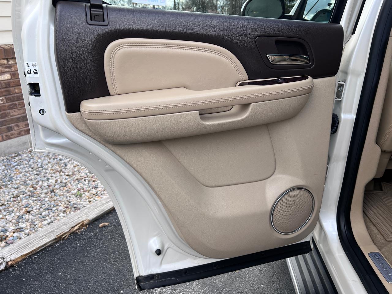 GMC Yukon AWD 4dr Denali 2014