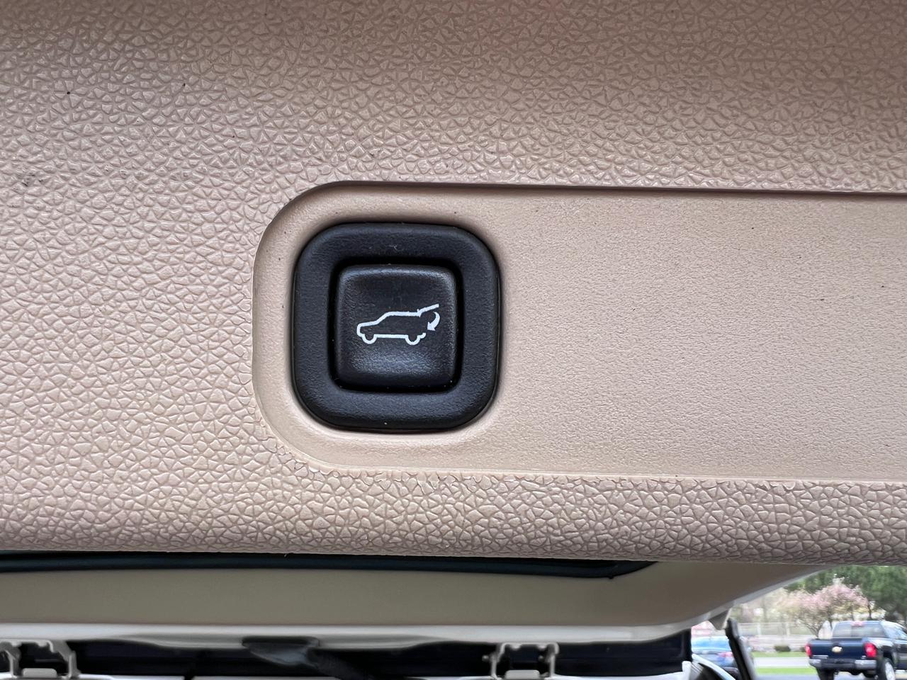 GMC Yukon AWD 4dr Denali 2014