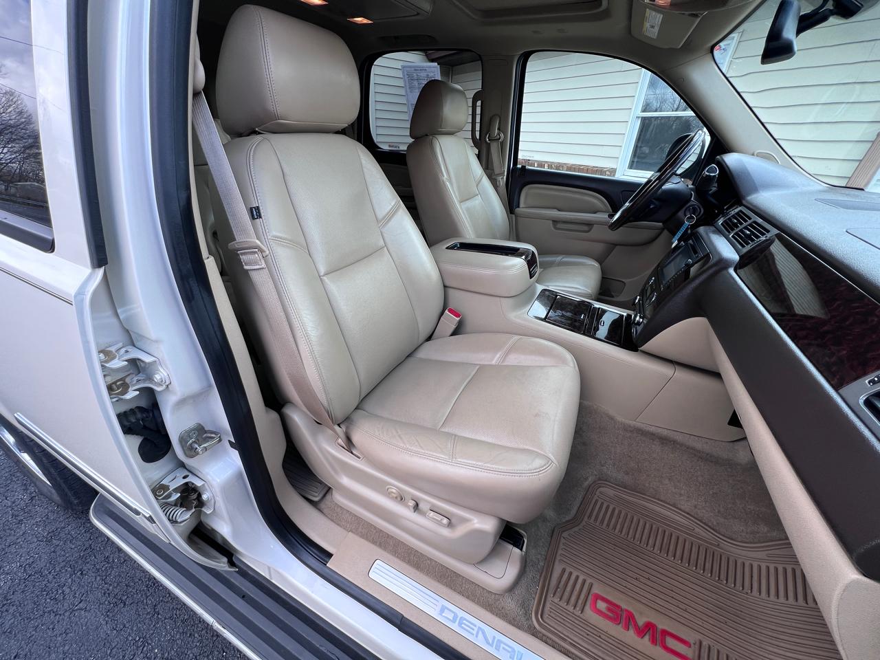 GMC Yukon AWD 4dr Denali 2014