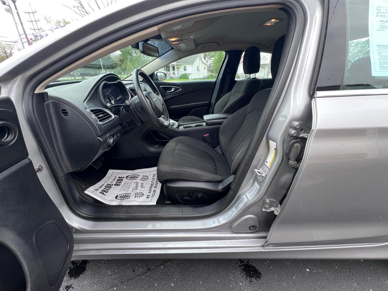 Chrysler 200 4dr Sdn Limited FWD 2015