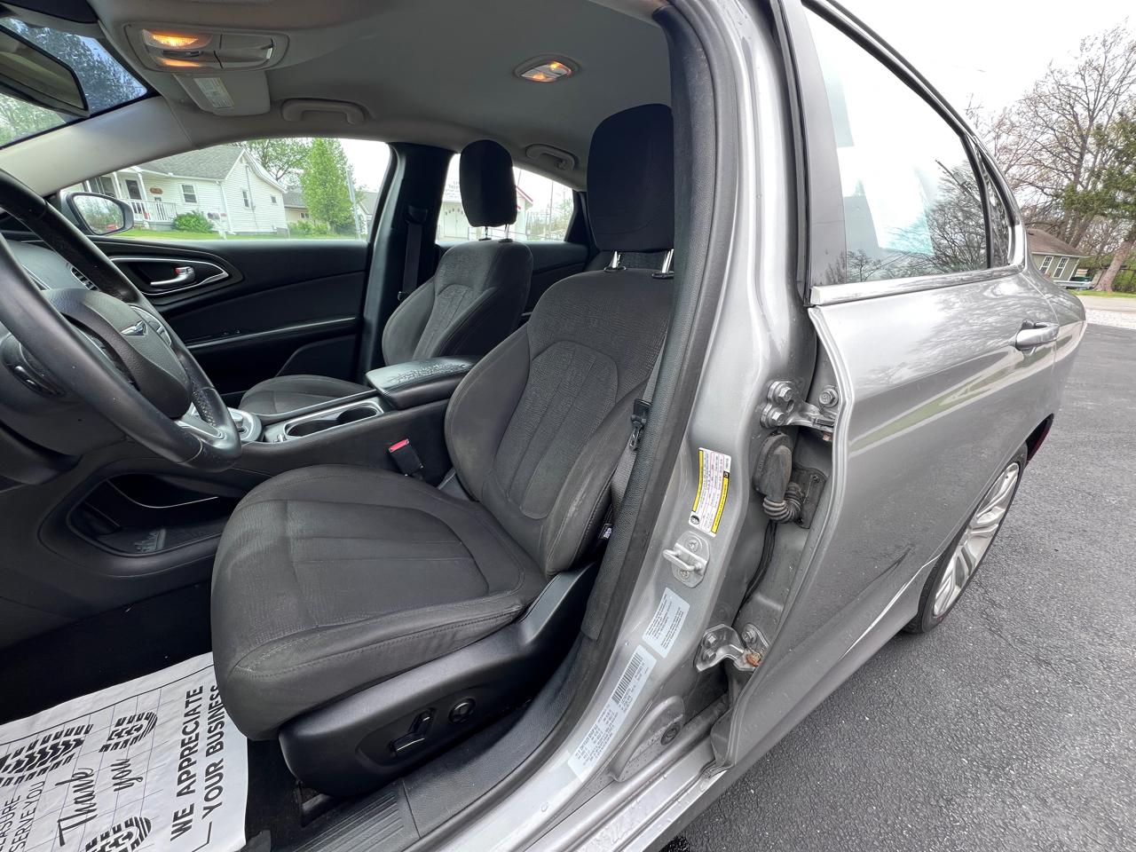 Chrysler 200 4dr Sdn Limited FWD 2015