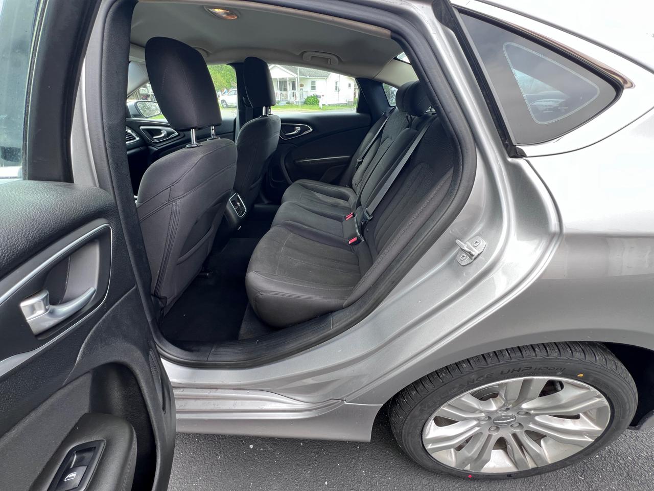 Chrysler 200 4dr Sdn Limited FWD 2015