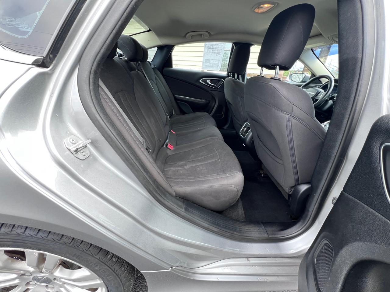 Chrysler 200 4dr Sdn Limited FWD 2015