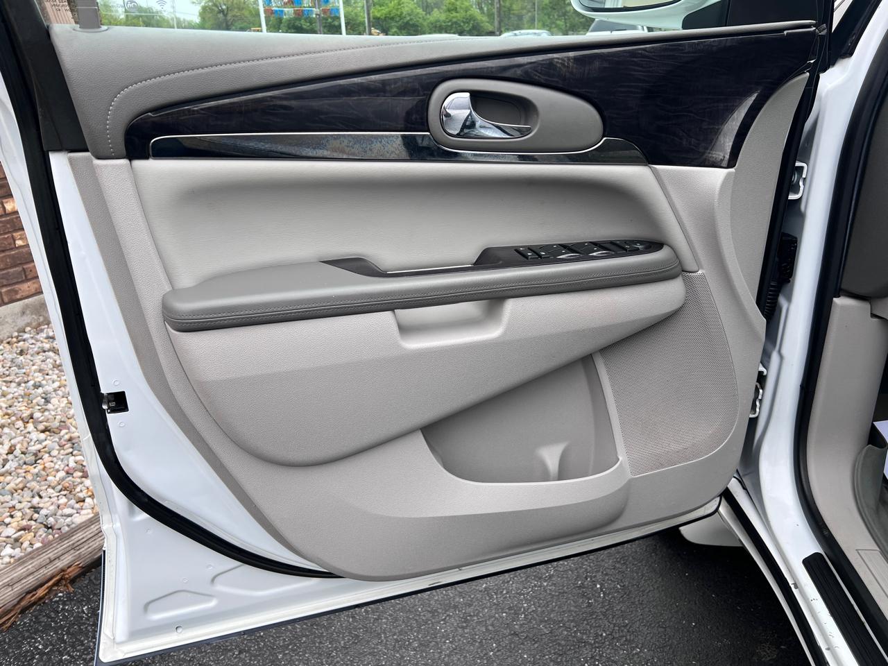 Buick Enclave FWD 4dr Convenience 2017