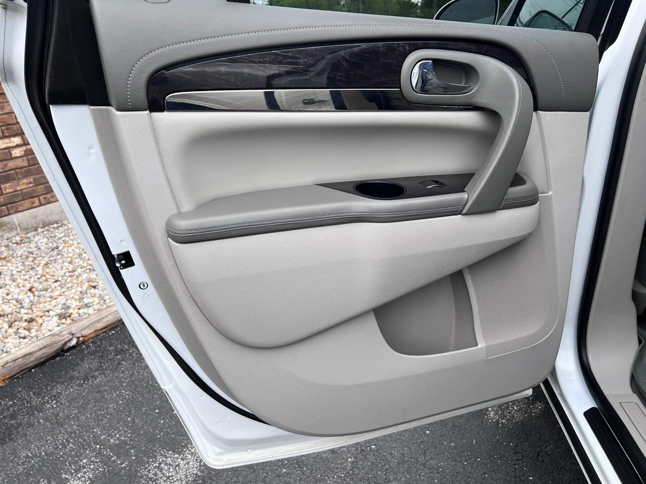 Buick Enclave FWD 4dr Convenience 2017