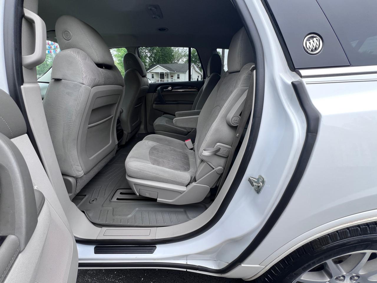 Buick Enclave FWD 4dr Convenience 2017