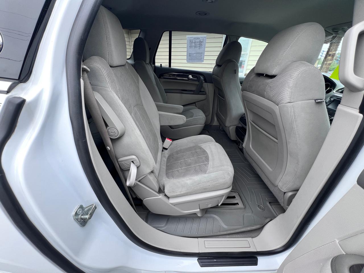 Buick Enclave FWD 4dr Convenience 2017