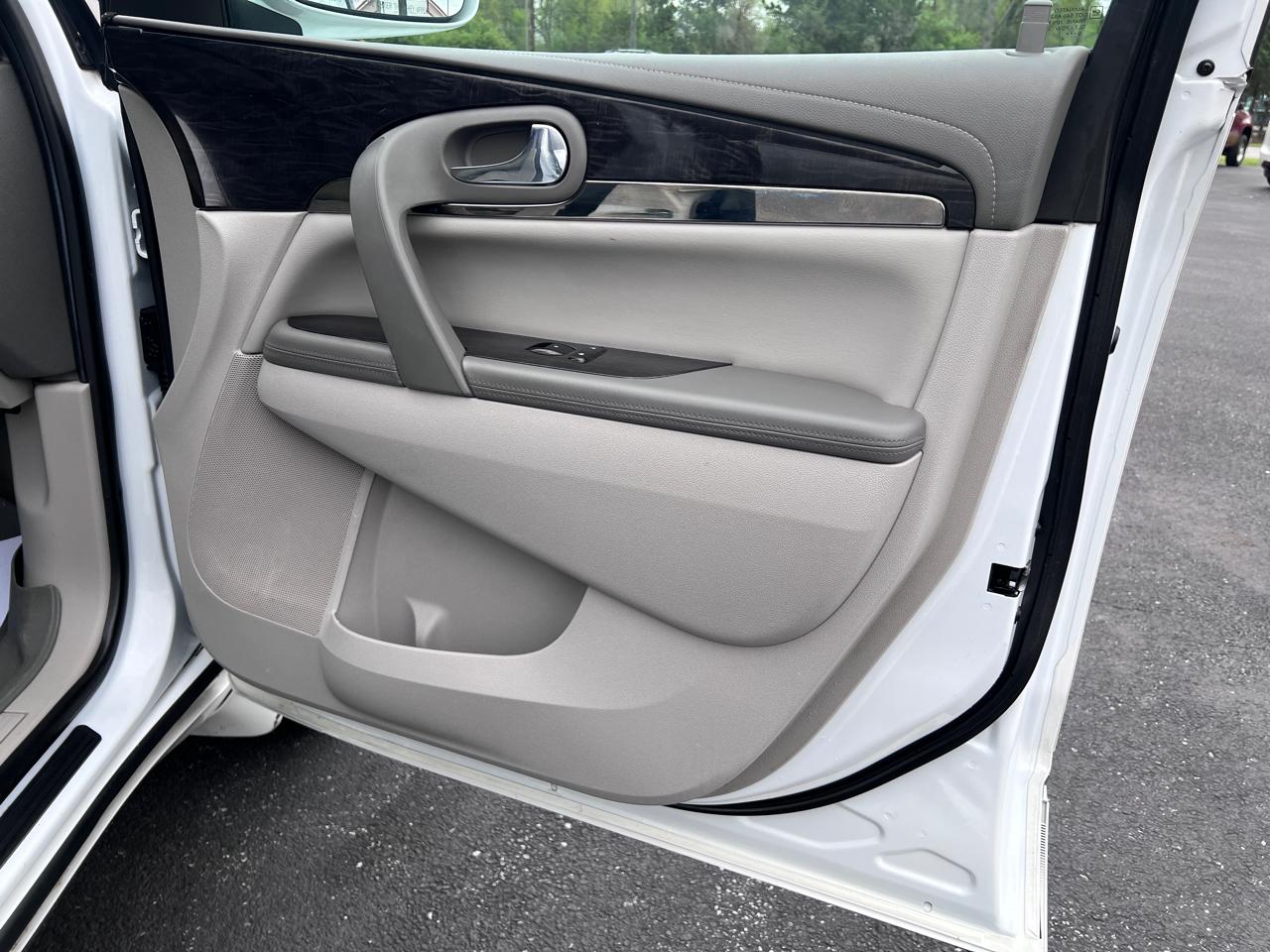 Buick Enclave FWD 4dr Convenience 2017