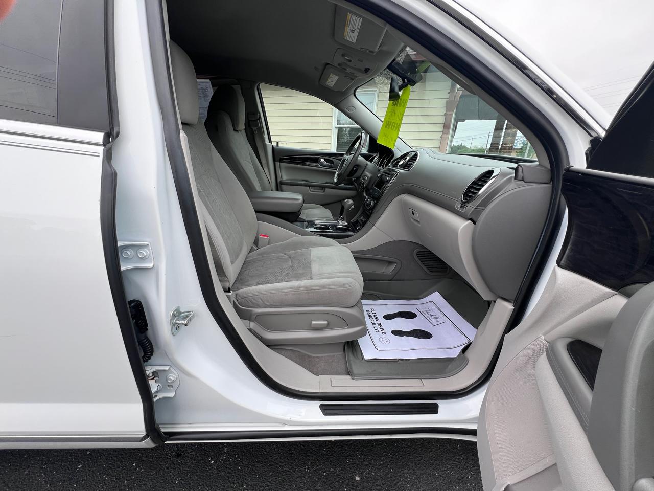 Buick Enclave FWD 4dr Convenience 2017