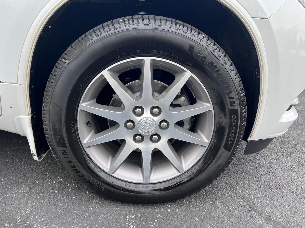 Buick Enclave FWD 4dr Convenience 2017
