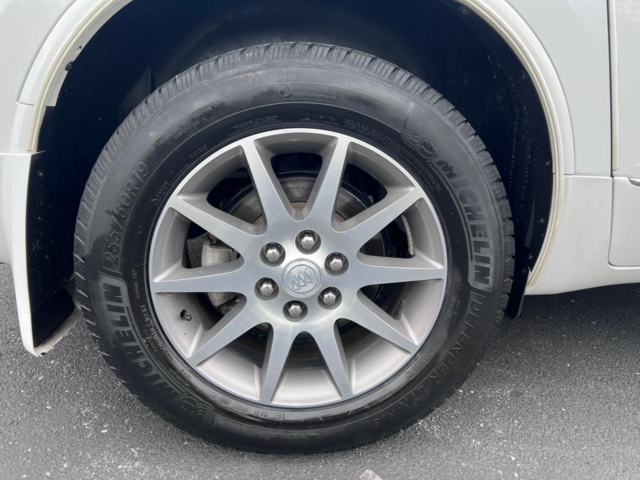 Buick Enclave FWD 4dr Convenience 2017