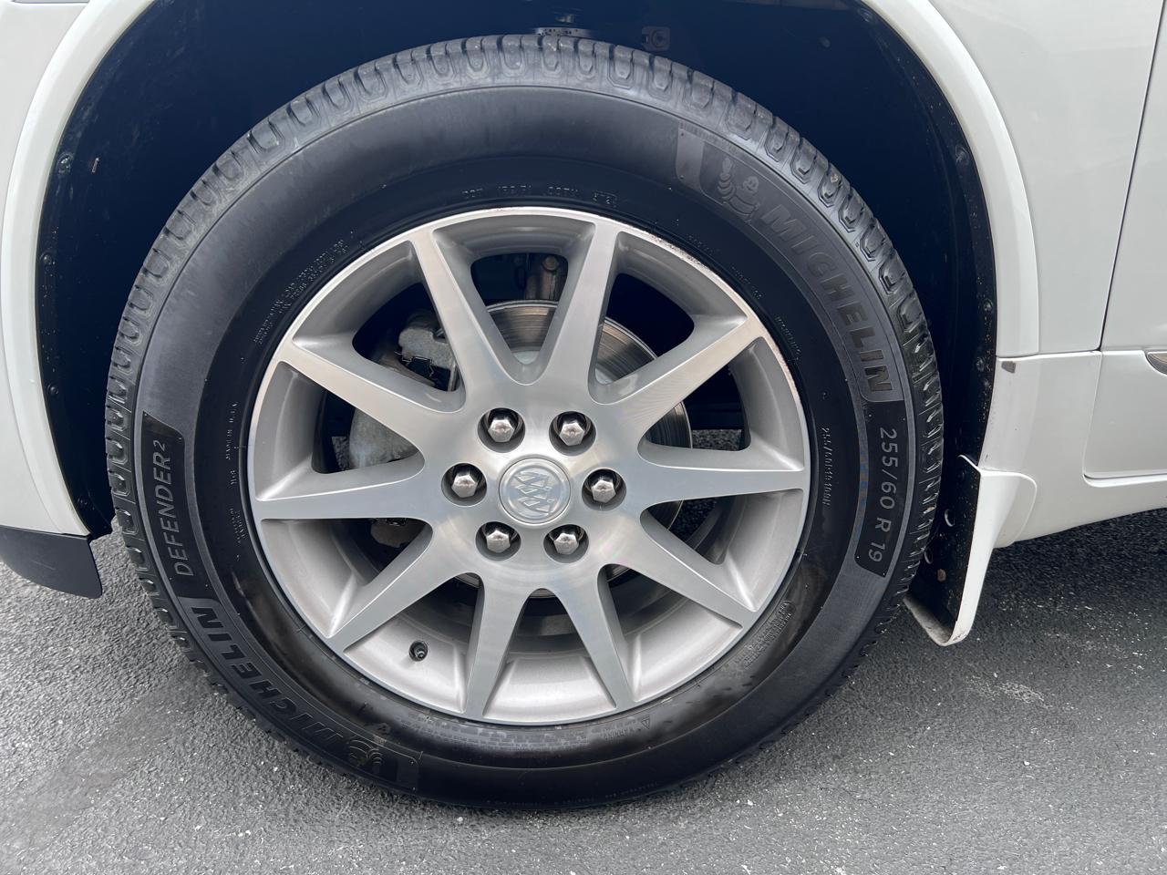 Buick Enclave FWD 4dr Convenience 2017