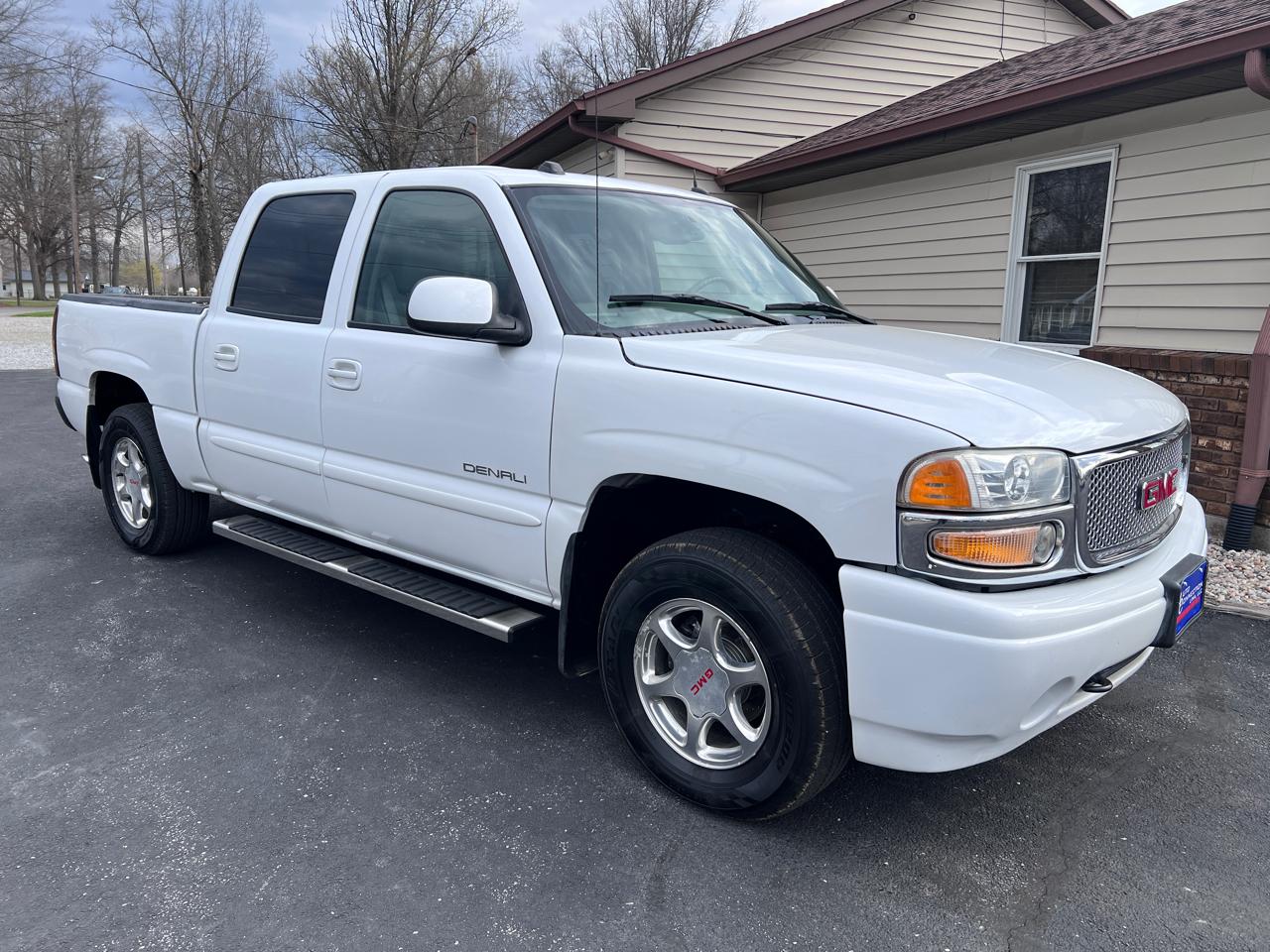 GMC Sierra Denali Crew Cab 143.5" WB 2005