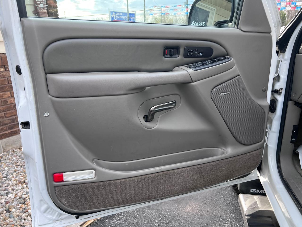 GMC Sierra Denali Crew Cab 143.5" WB 2005