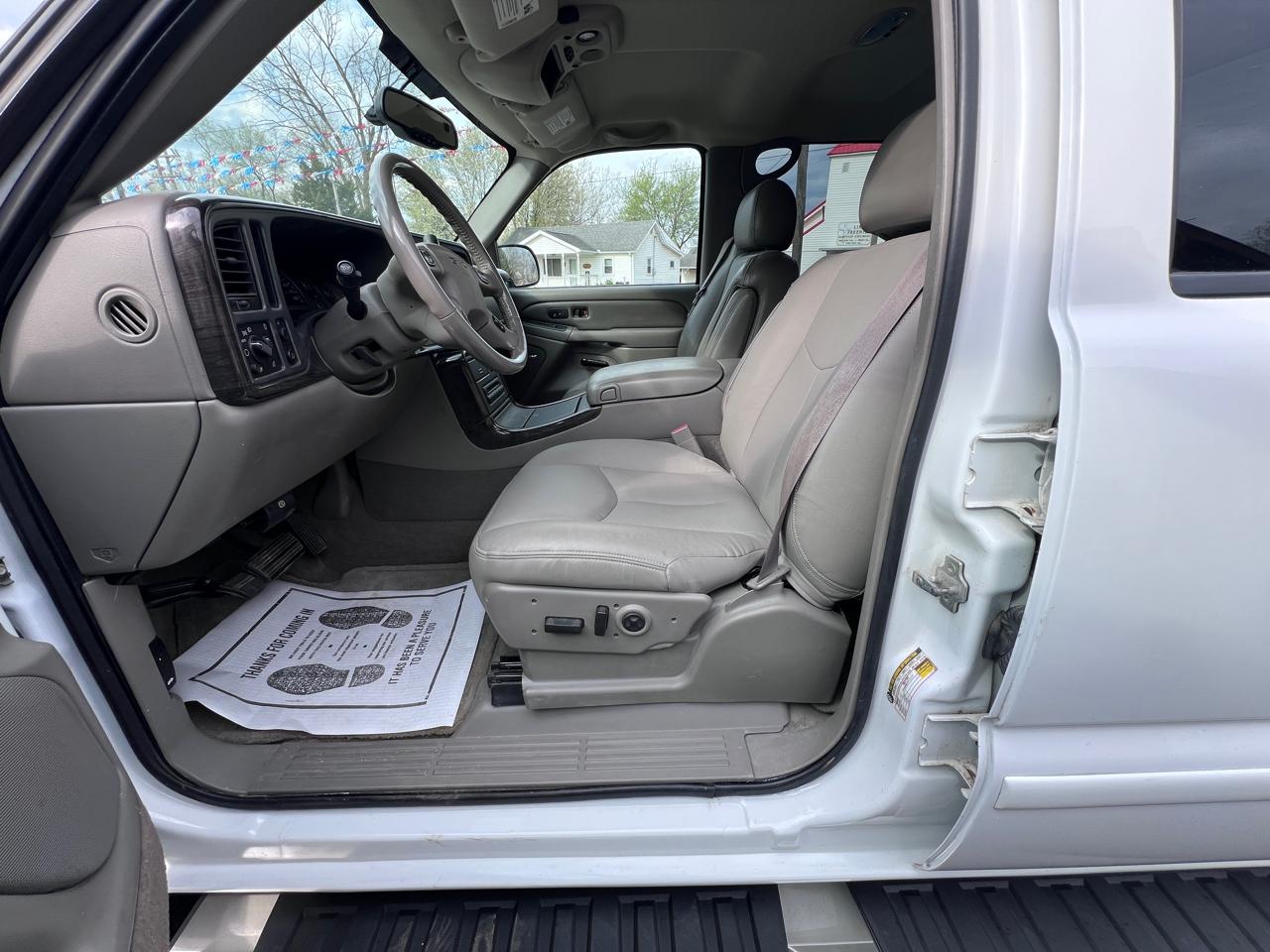 GMC Sierra Denali Crew Cab 143.5" WB 2005