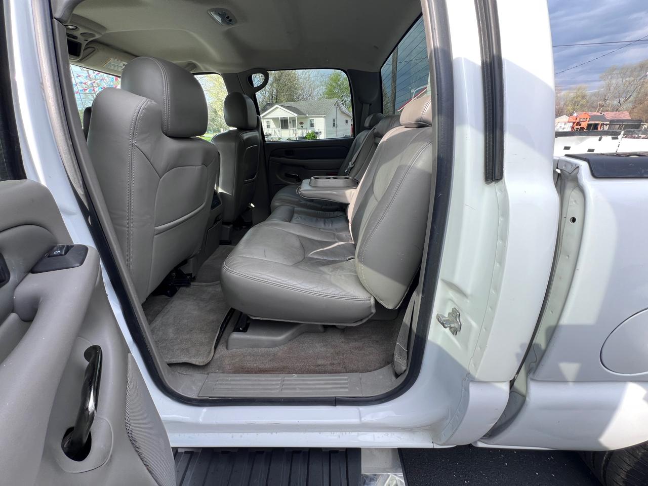 GMC Sierra Denali Crew Cab 143.5" WB 2005