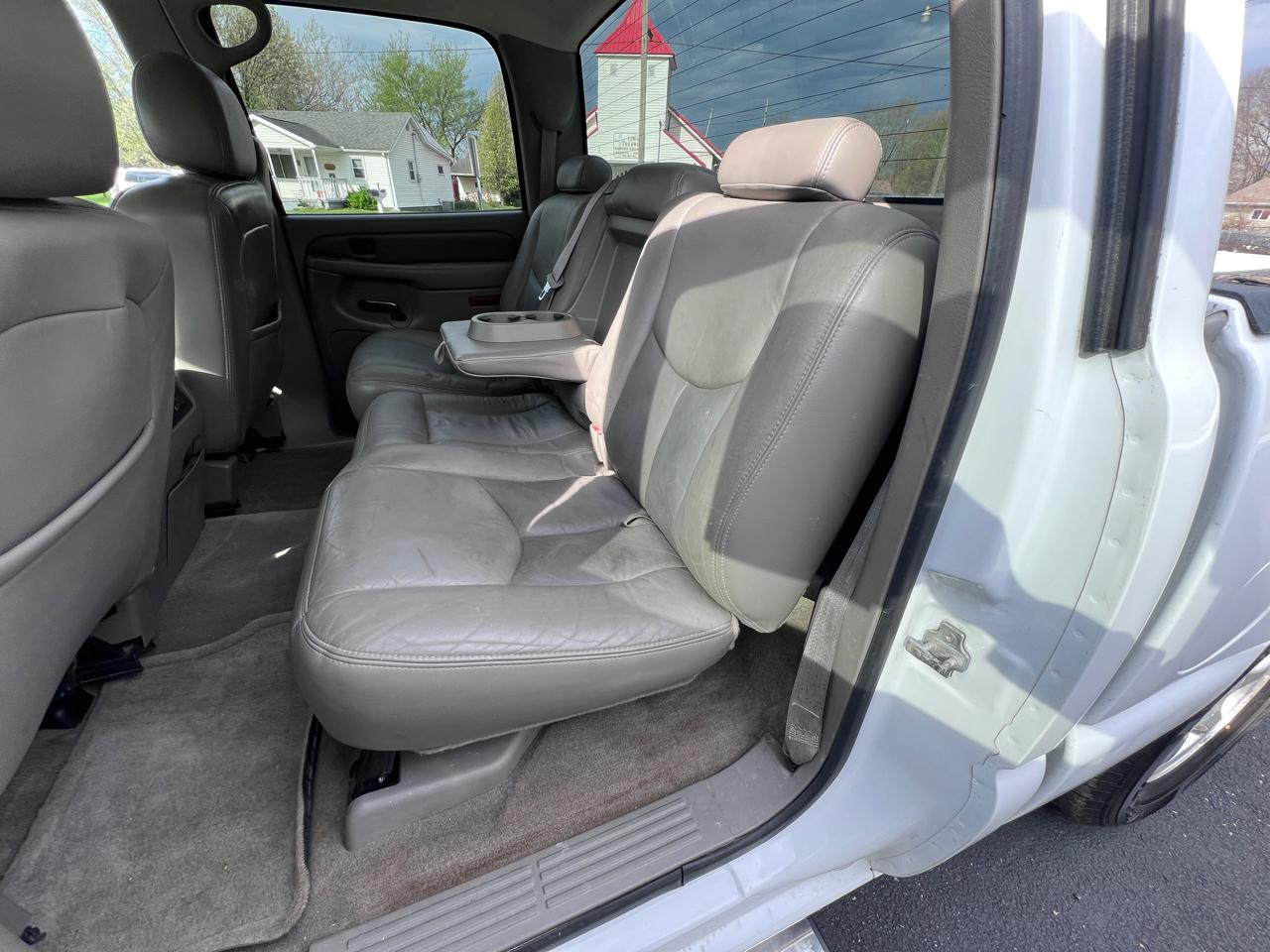 GMC Sierra Denali Crew Cab 143.5" WB 2005