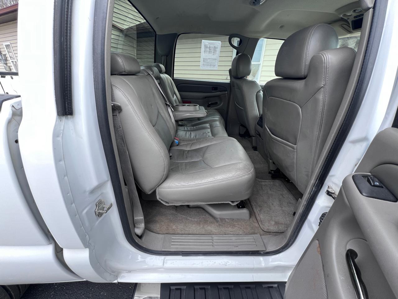 GMC Sierra Denali Crew Cab 143.5" WB 2005